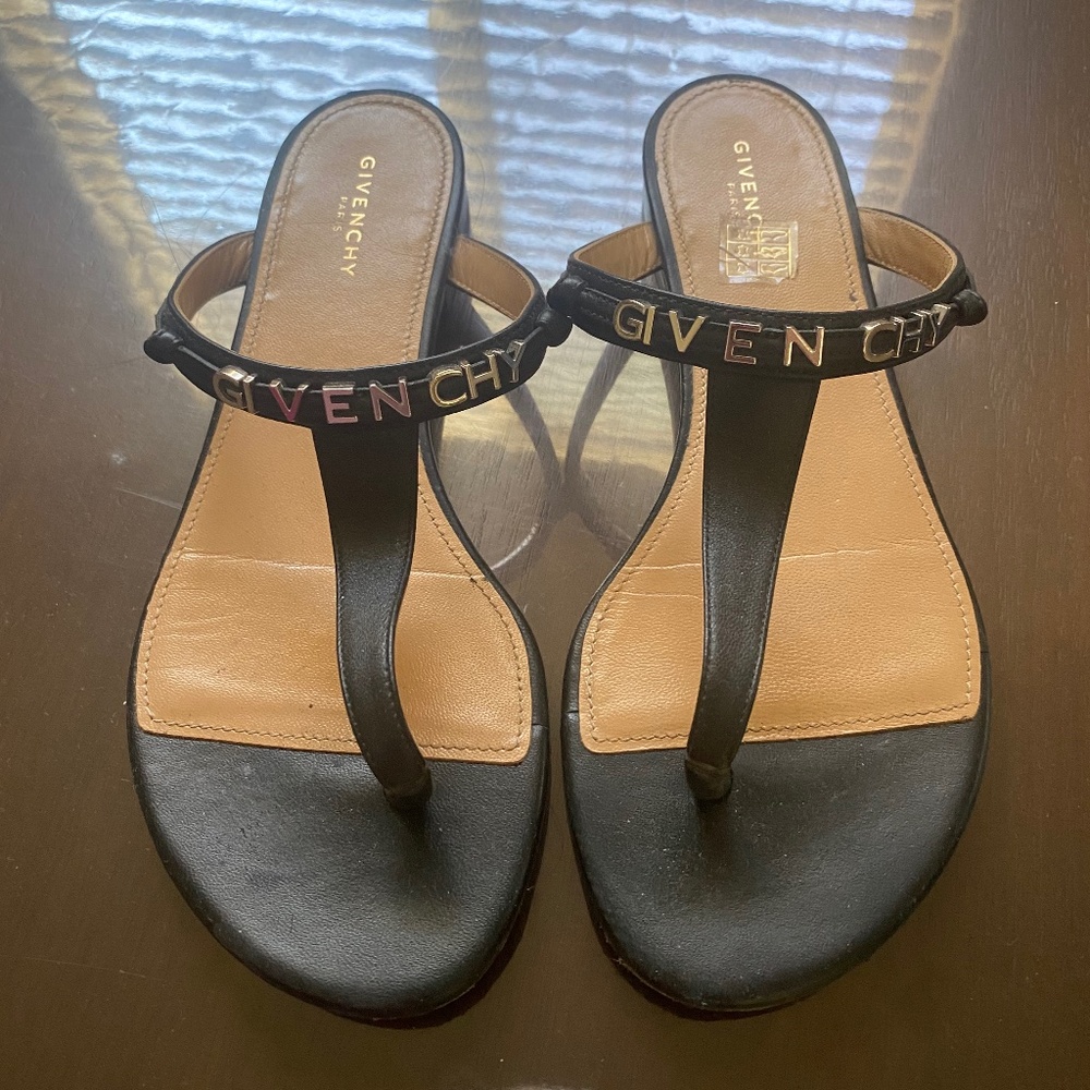 Givenchy authentic thong sandal 37/5 made in italy